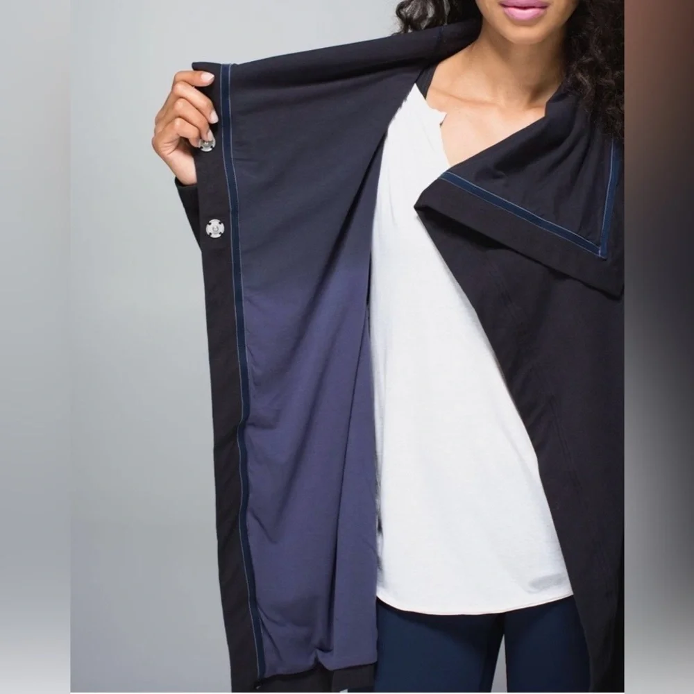 2014 Lululemon Savasana Wrap Jacket Coat Black Size 8 Rare Edition